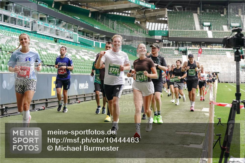 13.09.2026 - 21. swb-Marathon Bremen Michael Burmester http://msf.ph/oto/10444463 13.09.2026 13:07:45 Laufen im Stadion 132, 156, 303, 310, 372, 489, 551, 607, 682, 716, 800, 808, 809, 831, 834, 846, 884, 911, 922, 1083, 1173, 1189, 1205, 1210, 1285, 1289, 1322, 1364, 1365, 1369, 1387, 1395, 1437, 1532, 1545, 1559, 1574, 1600, 1688, 1823, 1831, 1841, 1848, 1854, 1871, 1899, 1909, 1926, 1938, 2003, 2041, 2070, 2090, 2215, 2219, 2229, 2275, 2283, 2318, 2356, 2366, 2405, 2440, 2492, 2565, 2611, 2635, 2699, 2707, 2721, 2727, 2731, 2755, 2782, 2802, 2818, 2831, 2866, 2902, 2911, 2949, 2960 meine-sportfotos.de