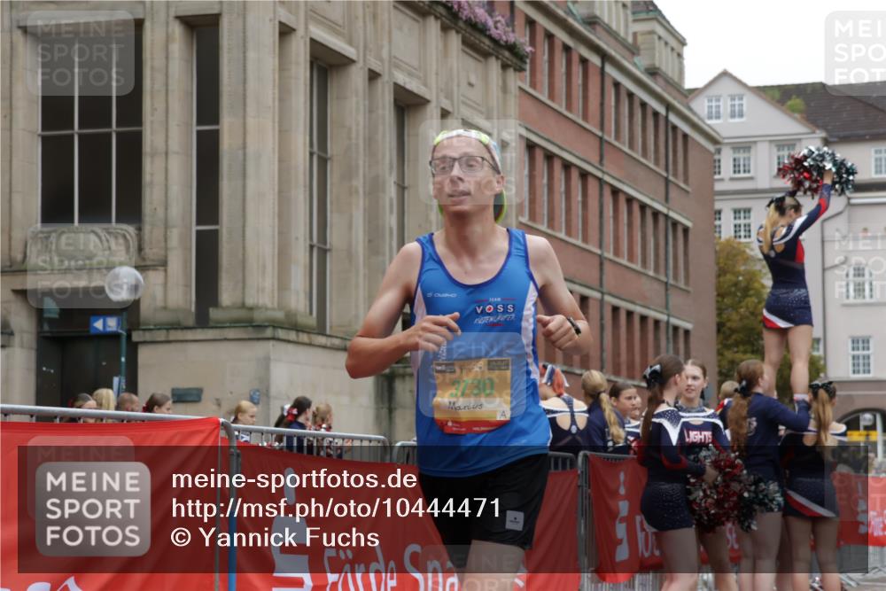 13.09.2026 - Kiel Lauf Yannick Fuchs http://msf.ph/oto/10444471 13.09.2026 12:12:30 Ziel 3730, 9390, 8209 meine-sportfotos.de