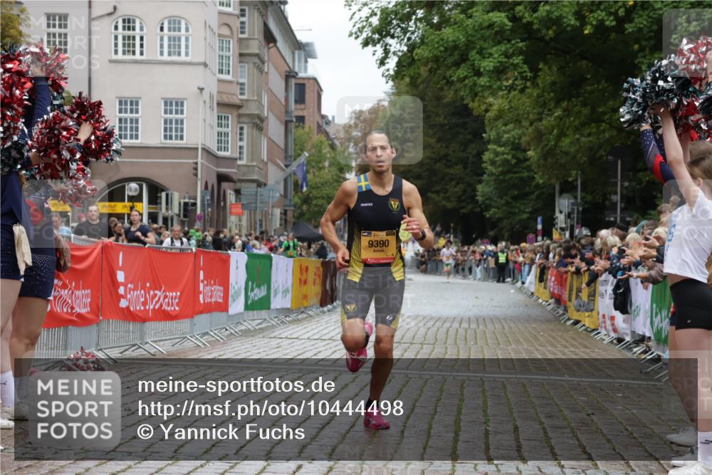 13.09.2026 - Kiel Lauf Yannick Fuchs http://msf.ph/oto/10444498 13.09.2026 12:13:08 Ziel 11809, 9390, 902, 3290, 10470 meine-sportfotos.de