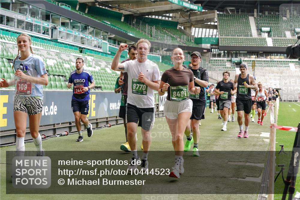 13.09.2026 - 21. swb-Marathon Bremen Michael Burmester http://msf.ph/oto/10444523 13.09.2026 13:07:45 Laufen im Stadion 132, 156, 303, 310, 372, 489, 551, 607, 682, 716, 800, 808, 809, 831, 834, 846, 884, 911, 922, 1083, 1173, 1189, 1205, 1210, 1285, 1289, 1322, 1364, 1365, 1369, 1387, 1395, 1437, 1532, 1545, 1559, 1574, 1600, 1688, 1823, 1831, 1841, 1848, 1854, 1871, 1899, 1909, 1926, 1938, 2003, 2041, 2070, 2090, 2215, 2219, 2229, 2275, 2283, 2318, 2356, 2366, 2405, 2440, 2492, 2565, 2611, 2635, 2699, 2707, 2721, 2727, 2731, 2755, 2782, 2802, 2818, 2831, 2866, 2902, 2911, 2949, 2960 meine-sportfotos.de