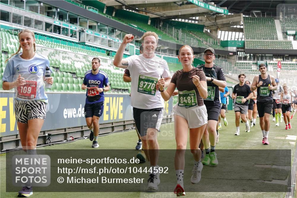13.09.2026 - 21. swb-Marathon Bremen Michael Burmester http://msf.ph/oto/10444592 13.09.2026 13:07:45 Laufen im Stadion 132, 156, 303, 310, 372, 489, 551, 607, 682, 716, 800, 808, 809, 831, 834, 846, 884, 911, 922, 1083, 1173, 1189, 1205, 1210, 1285, 1289, 1322, 1364, 1365, 1369, 1387, 1395, 1437, 1532, 1545, 1559, 1574, 1600, 1688, 1823, 1831, 1841, 1848, 1854, 1871, 1899, 1909, 1926, 1938, 2003, 2041, 2070, 2090, 2215, 2219, 2229, 2275, 2283, 2318, 2356, 2366, 2405, 2440, 2492, 2565, 2611, 2635, 2699, 2707, 2721, 2727, 2731, 2755, 2782, 2802, 2818, 2831, 2866, 2902, 2911, 2949, 2960 meine-sportfotos.de