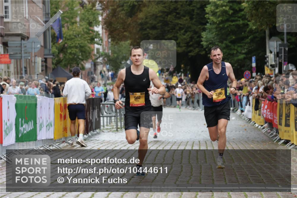13.09.2026 - Kiel Lauf Yannick Fuchs http://msf.ph/oto/10444611 13.09.2026 12:13:38 Ziel 10008, 10927, 902, 3290, 10470, 11809, 663, 2109, 10160, 11809 meine-sportfotos.de