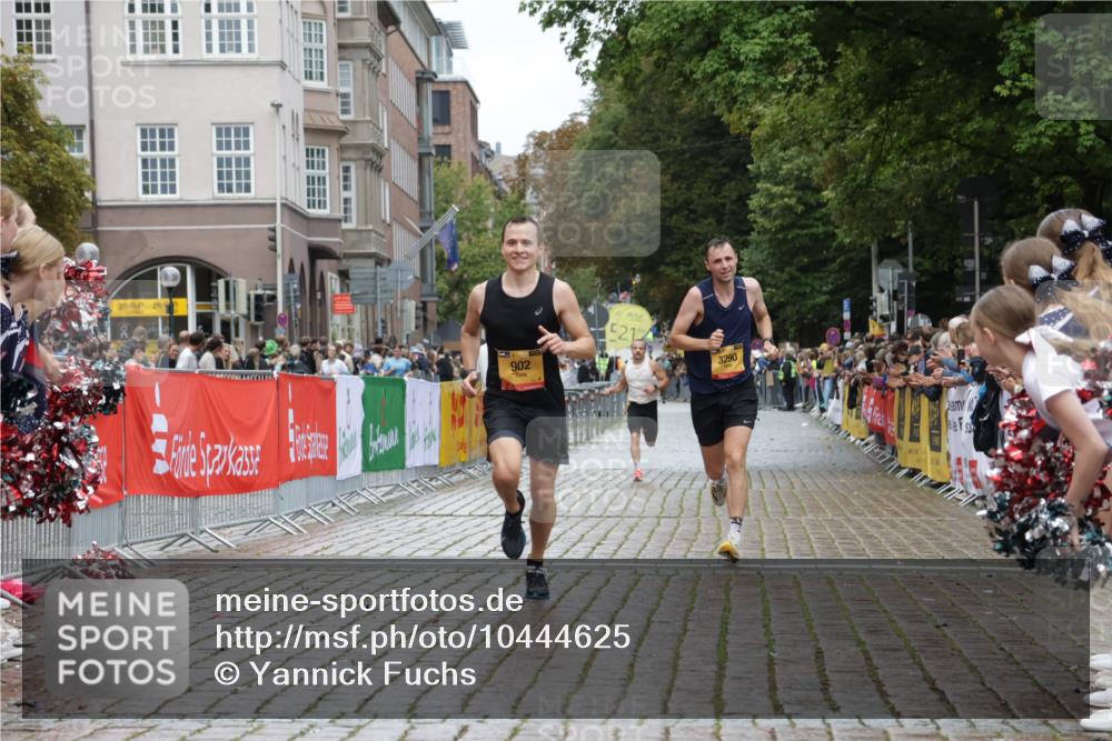13.09.2026 - Kiel Lauf Yannick Fuchs http://msf.ph/oto/10444625 13.09.2026 12:13:40 Ziel 663, 10008, 10927, 902, 3290, 10470, 2109, 10160, 10208, 11809 meine-sportfotos.de