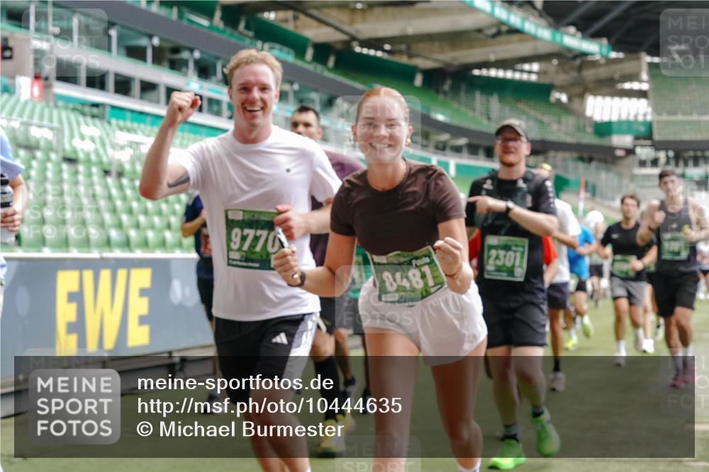 13.09.2026 - 21. swb-Marathon Bremen Michael Burmester http://msf.ph/oto/10444635 13.09.2026 13:07:46 Laufen im Stadion 132, 156, 303, 310, 372, 489, 551, 607, 682, 716, 800, 808, 809, 831, 834, 846, 884, 911, 922, 1083, 1124, 1173, 1189, 1205, 1210, 1285, 1289, 1322, 1364, 1365, 1369, 1387, 1395, 1437, 1532, 1545, 1559, 1600, 1688, 1823, 1831, 1841, 1848, 1854, 1871, 1899, 1926, 1938, 2003, 2041, 2070, 2090, 2215, 2219, 2229, 2275, 2283, 2318, 2356, 2366, 2405, 2440, 2492, 2565, 2611, 2635, 2699, 2707, 2721, 2727, 2731, 2755, 2782, 2802, 2818, 2831, 2866, 2902, 2911, 2930, 2949, 2960 meine-sportfotos.de