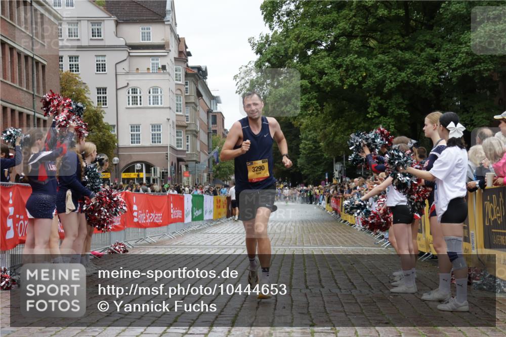 13.09.2026 - Kiel Lauf Yannick Fuchs http://msf.ph/oto/10444653 13.09.2026 12:13:43 Ziel 663, 10008, 10160, 10927, 902, 3290, 10470, 2109, 10208, 11809 meine-sportfotos.de