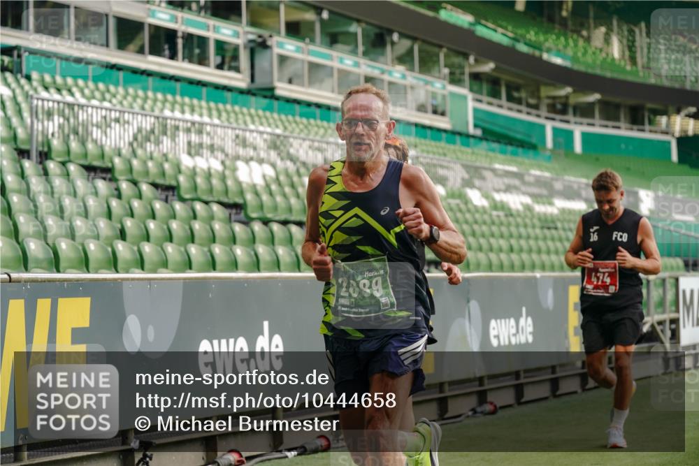 13.09.2026 - 21. swb-Marathon Bremen Michael Burmester http://msf.ph/oto/10444658 13.09.2026 12:45:25 Laufen im Stadion 195, 280, 339, 474, 493, 508, 623, 678, 681, 697, 715, 788, 969, 1017, 1034, 1181, 1241, 1264, 1277, 1301, 1335, 1498, 1696, 1770, 1863, 1937, 1975, 2020, 2084, 2098, 2297, 2889, 3092, 3271, 3609, 4110, 4118, 4157, 4328, 5092, 5719, 5996, 6918, 6973, 7015, 7206, 7265, 7336, 7478, 7715, 8028, 8054, 8096, 8319, 8325, 8331, 8670, 8756, 8936, 9070, 9129, 9137, 9273, 9306, 9495, 9583, 9642, 13063, 13168, 13237, 371, 439, 650, 744, 957, 1411, 1667, 1822, 1850 meine-sportfotos.de