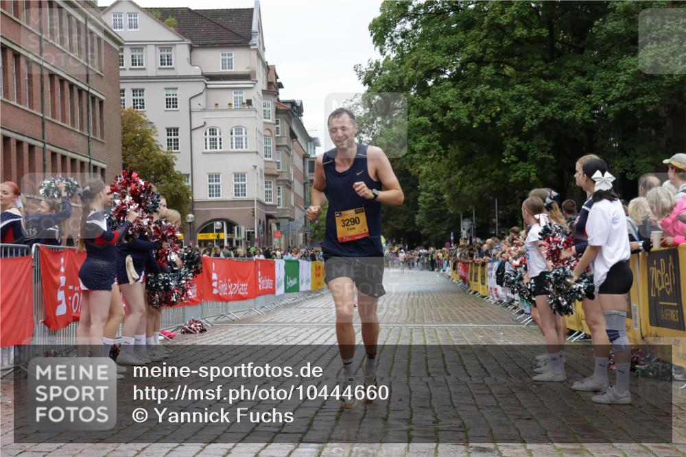 13.09.2026 - Kiel Lauf Yannick Fuchs http://msf.ph/oto/10444660 13.09.2026 12:13:43 Ziel 663, 10008, 10160, 10927, 902, 3290, 10470, 2109, 10208, 11809 meine-sportfotos.de