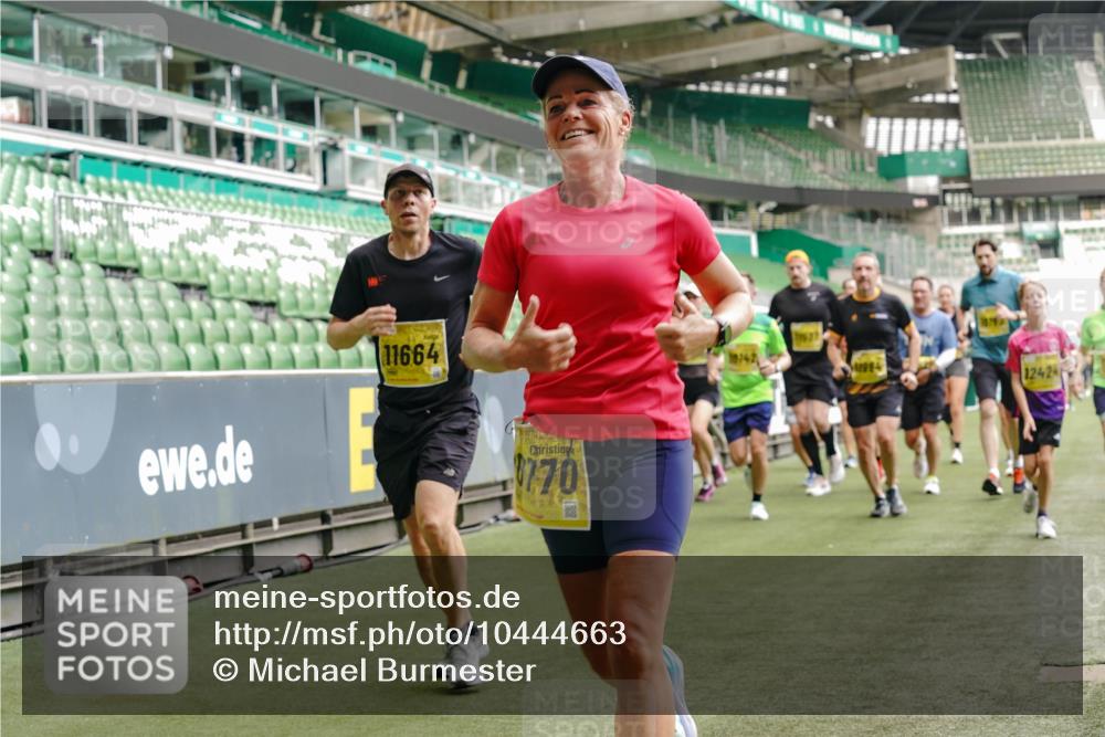 13.09.2026 - 21. swb-Marathon Bremen Michael Burmester http://msf.ph/oto/10444663 13.09.2026 10:28:59 Laufen im Stadion 10162, 10170, 10183, 10189, 10200, 10218, 10223, 10253, 10267, 10270, 10293, 10294, 10316, 10329, 10334, 10348, 10381, 10393, 10421, 10426, 10467, 10508, 10525, 10537, 10538, 10544, 10585, 10594, 10655, 10709, 10739, 10763, 10770, 10814, 10825, 10835, 10840, 10846, 10860, 10876, 10910, 10917, 10923, 10966, 10993, 11005, 11007, 11018, 11035, 11058, 11076, 11087, 11092, 11109, 11111, 11170 meine-sportfotos.de
