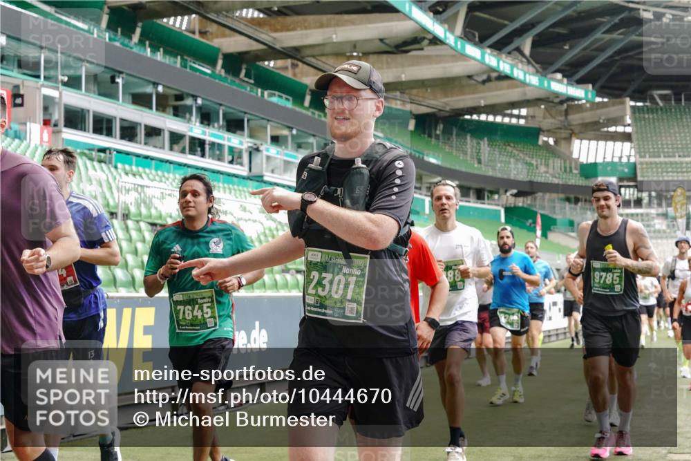 13.09.2026 - 21. swb-Marathon Bremen Michael Burmester http://msf.ph/oto/10444670 13.09.2026 13:07:47 Laufen im Stadion 132, 156, 303, 310, 372, 489, 551, 607, 682, 716, 800, 808, 809, 831, 834, 846, 884, 911, 922, 1083, 1124, 1173, 1189, 1205, 1210, 1285, 1289, 1322, 1364, 1365, 1369, 1387, 1395, 1437, 1532, 1545, 1559, 1600, 1688, 1823, 1831, 1841, 1848, 1854, 1871, 1899, 1926, 1938, 2003, 2041, 2070, 2090, 2215, 2219, 2229, 2275, 2283, 2318, 2356, 2366, 2405, 2440, 2492, 2565, 2611, 2635, 2699, 2707, 2721, 2727, 2731, 2755, 2782, 2802, 2818, 2831, 2866, 2902, 2911, 2930, 2949, 2960 meine-sportfotos.de