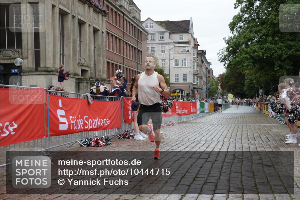 13.09.2026 - Kiel Lauf Yannick Fuchs http://msf.ph/oto/10444715 13.09.2026 12:13:47 Ziel 663, 2109, 10008, 10160, 10927, 902, 3290, 10470, 10208 meine-sportfotos.de