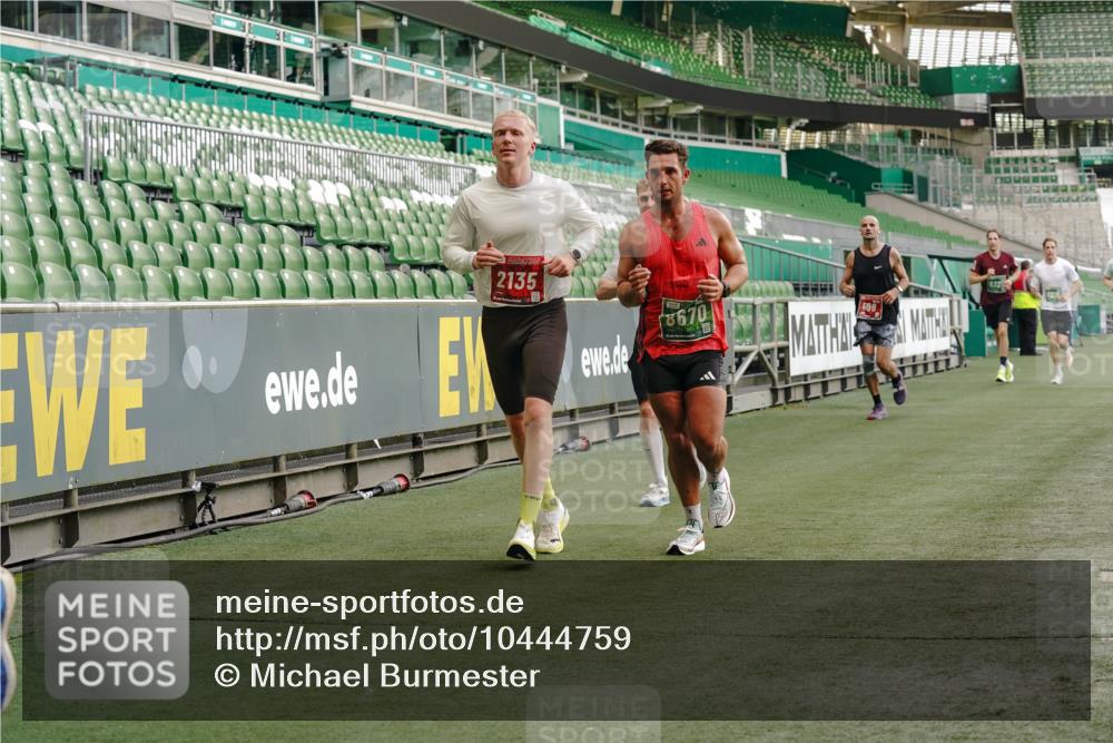 13.09.2026 - 21. swb-Marathon Bremen Michael Burmester http://msf.ph/oto/10444759 13.09.2026 12:45:29 Laufen im Stadion 195, 280, 339, 474, 493, 508, 567, 678, 681, 697, 715, 788, 1017, 1034, 1181, 1241, 1264, 1277, 1301, 1335, 1498, 1696, 1863, 1937, 1975, 2020, 2084, 2098, 2297, 2889, 3092, 3271, 3609, 4110, 4118, 4157, 4328, 5092, 5719, 5996, 6918, 6973, 7015, 7206, 7265, 7336, 7478, 7715, 8028, 8054, 8096, 8319, 8325, 8331, 8670, 8701, 8756, 8936, 9070, 9129, 9137, 9273, 9306, 9495, 9583, 9642, 13063, 13168, 13237, 371, 439, 650, 957, 1411, 1667, 1822, 1850 meine-sportfotos.de