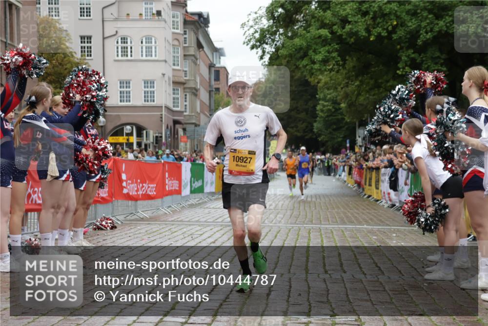 13.09.2026 - Kiel Lauf Yannick Fuchs http://msf.ph/oto/10444787 13.09.2026 12:14:02 Ziel 10208, 663, 2109, 10008, 10160, 10927, 6182, 9253, 10912, 10470 meine-sportfotos.de