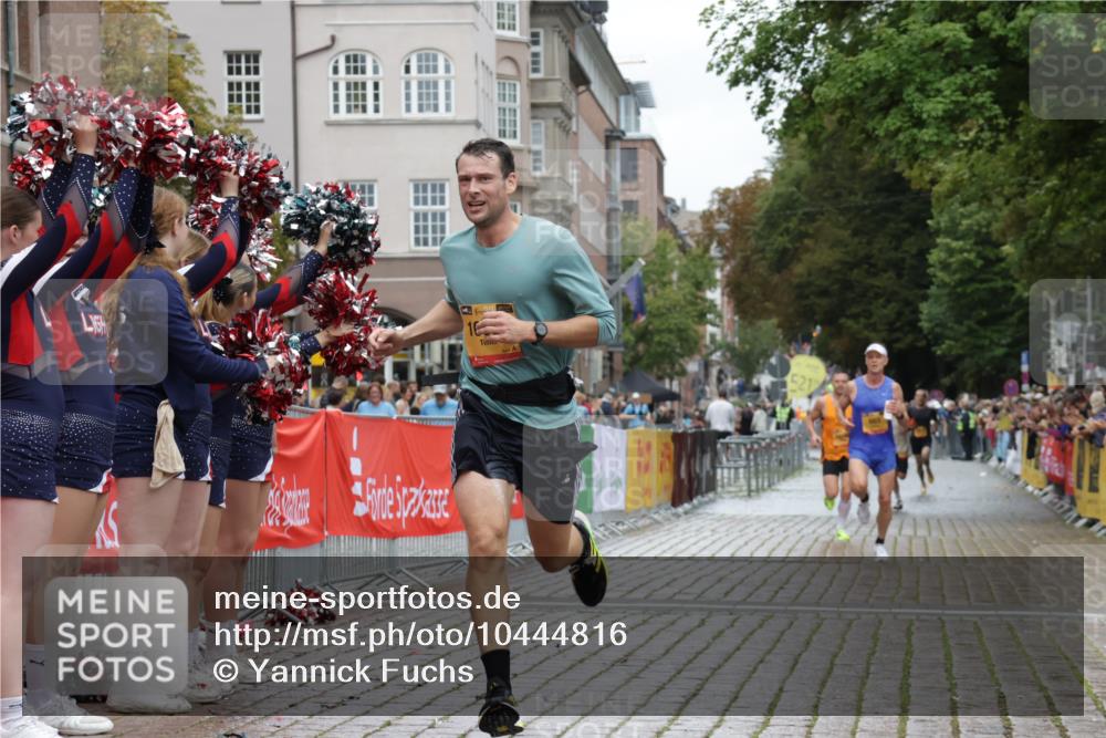 13.09.2026 - Kiel Lauf Yannick Fuchs http://msf.ph/oto/10444816 13.09.2026 12:14:05 Ziel 10208, 663, 2109, 10008, 10160, 10927, 6182, 9253, 10912 meine-sportfotos.de