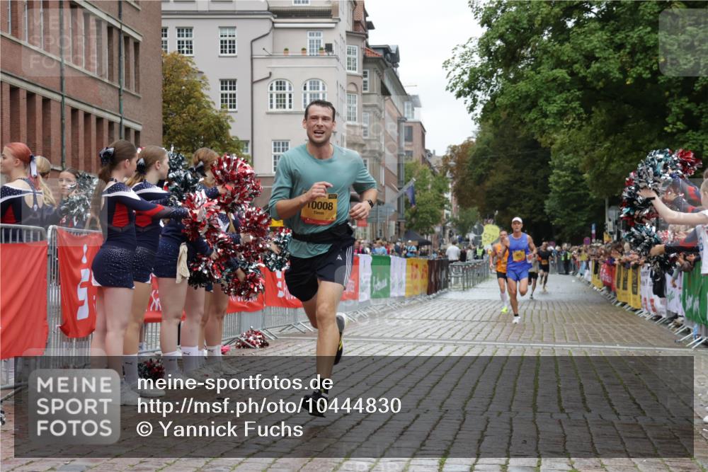 13.09.2026 - Kiel Lauf Yannick Fuchs http://msf.ph/oto/10444830 13.09.2026 12:14:05 Ziel 10208, 663, 2109, 10008, 10160, 10927, 6182, 9253, 10912 meine-sportfotos.de
