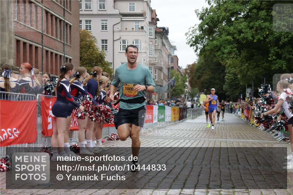 13.09.2026 - Kiel Lauf Yannick Fuchs http://msf.ph/oto/10444833 13.09.2026 12:14:05 Ziel 10208, 663, 2109, 10008, 10160, 10927, 6182, 9253, 10912 meine-sportfotos.de