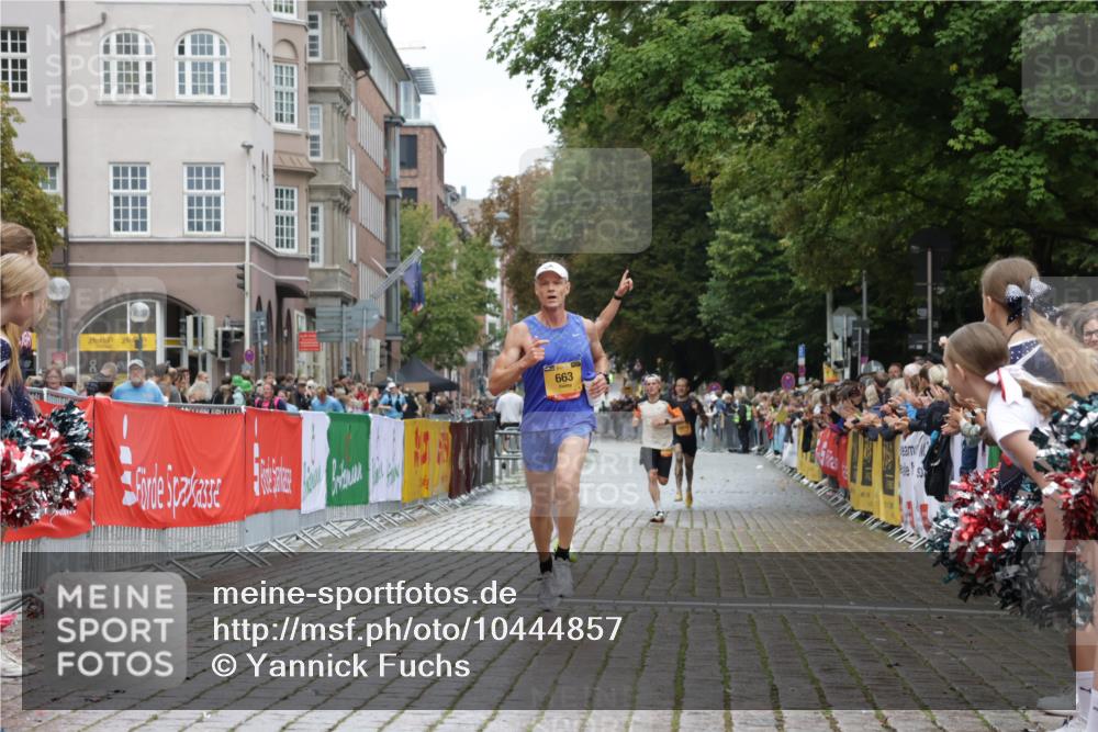 13.09.2026 - Kiel Lauf Yannick Fuchs http://msf.ph/oto/10444857 13.09.2026 12:14:07 Ziel 6182, 10208, 663, 2109, 10008, 10160, 10927, 2565, 9253, 10912 meine-sportfotos.de