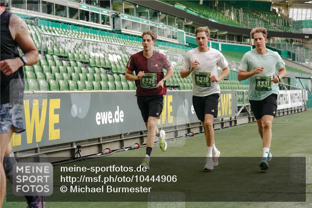 13.09.2026 - 21. swb-Marathon Bremen Michael Burmester http://msf.ph/oto/10444906 13.09.2026 12:45:35 Laufen im Stadion 195, 280, 339, 474, 493, 508, 567, 678, 681, 697, 715, 788, 1017, 1034, 1181, 1241, 1264, 1277, 1301, 1335, 1696, 1863, 1937, 1975, 2020, 2084, 2297, 2889, 3092, 3271, 3609, 4110, 4118, 4157, 4328, 5092, 5238, 5719, 5996, 6918, 6973, 7015, 7206, 7265, 7336, 7478, 7715, 8028, 8054, 8096, 8319, 8325, 8331, 8670, 8701, 8756, 8936, 9070, 9129, 9137, 9273, 9306, 9495, 9583, 9642, 13063, 13168, 13237, 439, 957, 1411, 1667, 1822, 1850 meine-sportfotos.de