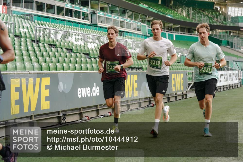 13.09.2026 - 21. swb-Marathon Bremen Michael Burmester http://msf.ph/oto/10444912 13.09.2026 12:45:35 Laufen im Stadion 195, 280, 339, 474, 493, 508, 567, 678, 681, 697, 715, 788, 1017, 1034, 1181, 1241, 1264, 1277, 1301, 1335, 1696, 1863, 1937, 1975, 2020, 2084, 2297, 2889, 3092, 3271, 3609, 4110, 4118, 4157, 4328, 5092, 5238, 5719, 5996, 6918, 6973, 7015, 7206, 7265, 7336, 7478, 7715, 8028, 8054, 8096, 8319, 8325, 8331, 8670, 8701, 8756, 8936, 9070, 9129, 9137, 9273, 9306, 9495, 9583, 9642, 13063, 13168, 13237, 439, 957, 1411, 1667, 1822, 1850 meine-sportfotos.de