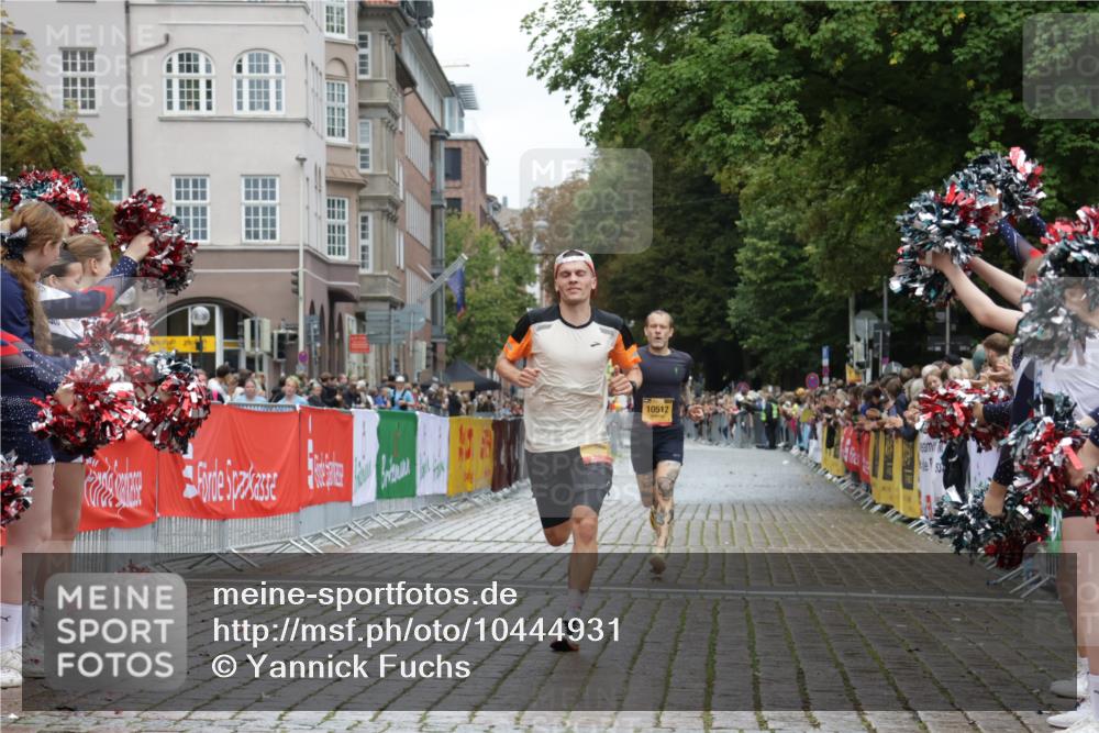 13.09.2026 - Kiel Lauf Yannick Fuchs http://msf.ph/oto/10444931 13.09.2026 12:14:13 Ziel 6182, 10912, 663, 2109, 10008, 10160, 10208, 10927, 2565, 9253, 11085, 10008, 10927 meine-sportfotos.de
