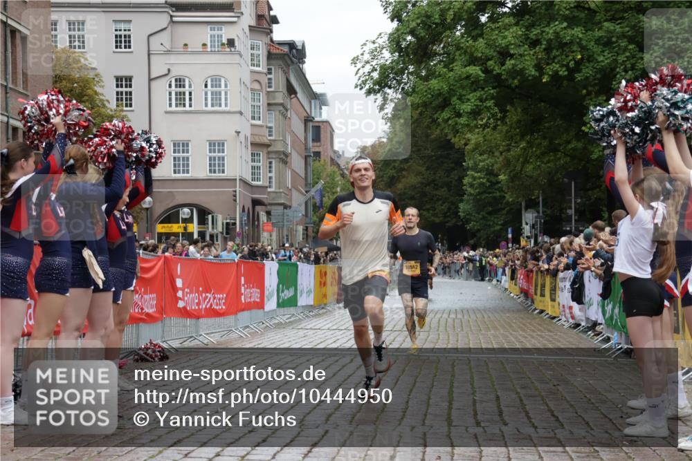 13.09.2026 - Kiel Lauf Yannick Fuchs http://msf.ph/oto/10444950 13.09.2026 12:14:14 Ziel 6182, 9253, 10912, 663, 2109, 10008, 10160, 10208, 2565, 11085, 10008, 10927 meine-sportfotos.de