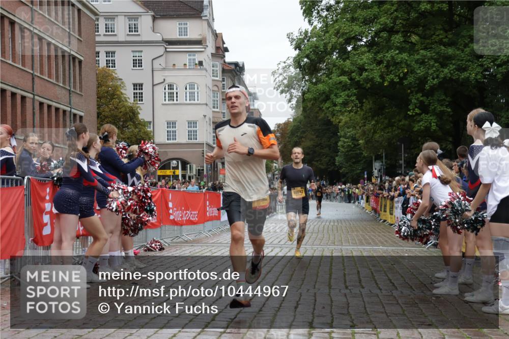13.09.2026 - Kiel Lauf Yannick Fuchs http://msf.ph/oto/10444967 13.09.2026 12:14:15 Ziel 6182, 9253, 10912, 663, 2109, 10008, 10160, 10208, 2565, 11085, 10008, 10927 meine-sportfotos.de