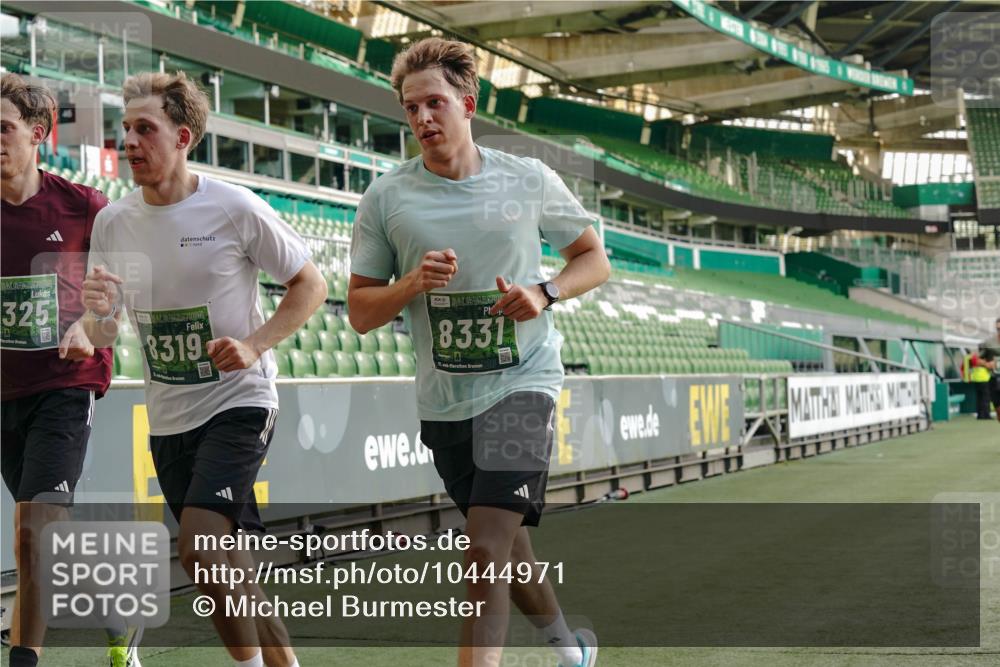 13.09.2026 - 21. swb-Marathon Bremen Michael Burmester http://msf.ph/oto/10444971 13.09.2026 12:45:37 Laufen im Stadion 195, 280, 339, 474, 493, 508, 567, 681, 697, 715, 788, 1017, 1034, 1181, 1241, 1264, 1277, 1301, 1335, 1696, 1863, 1937, 1975, 2020, 2084, 2297, 2889, 3092, 3271, 3609, 4110, 4118, 4157, 4328, 5092, 5238, 5674, 5719, 5996, 6918, 6973, 7015, 7206, 7265, 7336, 7478, 7715, 8028, 8054, 8096, 8319, 8325, 8331, 8670, 8701, 8756, 8936, 9070, 9129, 9137, 9273, 9306, 9495, 9583, 9642, 13063, 13168, 13237, 439, 957, 1411, 1667, 1822, 1850 meine-sportfotos.de