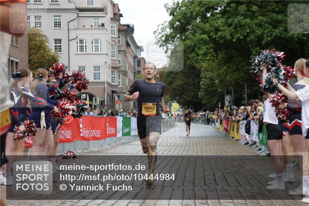 13.09.2026 - Kiel Lauf Yannick Fuchs http://msf.ph/oto/10444984 13.09.2026 12:14:16 Ziel 6182, 9253, 10912, 663, 2109, 10008, 10160, 10208, 2565, 11085, 10008, 10927 meine-sportfotos.de