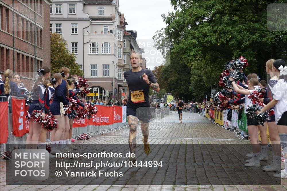 13.09.2026 - Kiel Lauf Yannick Fuchs http://msf.ph/oto/10444994 13.09.2026 12:14:16 Ziel 6182, 9253, 10912, 663, 2109, 10008, 10160, 10208, 2565, 11085, 10008, 10927 meine-sportfotos.de