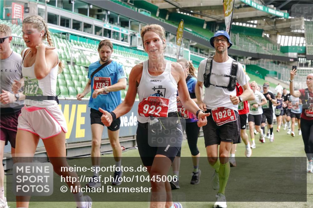 13.09.2026 - 21. swb-Marathon Bremen Michael Burmester http://msf.ph/oto/10445006 13.09.2026 13:07:52 Laufen im Stadion 132, 156, 310, 372, 489, 551, 607, 682, 716, 800, 808, 809, 831, 834, 846, 884, 911, 922, 1083, 1124, 1173, 1189, 1205, 1210, 1285, 1289, 1322, 1364, 1369, 1387, 1395, 1437, 1532, 1545, 1559, 1600, 1688, 1831, 1841, 1848, 1854, 1871, 1899, 1926, 1938, 2003, 2041, 2070, 2090, 2215, 2219, 2229, 2275, 2283, 2318, 2366, 2380, 2405, 2440, 2467, 2492, 2565, 2611, 2635, 2699, 2707, 2721, 2727, 2731, 2755, 2782, 2802, 2818, 2831, 2841, 2866, 2897, 2902, 2911, 2930, 2949, 2960 meine-sportfotos.de