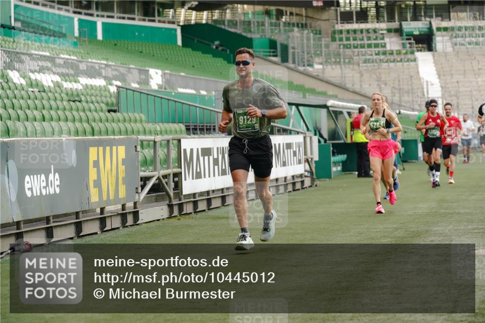 13.09.2026 - 21. swb-Marathon Bremen Michael Burmester http://msf.ph/oto/10445012 13.09.2026 12:45:40 Laufen im Stadion 195, 280, 339, 474, 493, 508, 567, 681, 697, 715, 788, 1017, 1034, 1181, 1241, 1264, 1277, 1301, 1335, 1696, 1863, 1937, 1975, 2020, 2084, 2087, 2297, 2889, 3092, 3271, 3609, 4110, 4118, 4157, 4328, 5092, 5238, 5283, 5674, 5719, 5996, 6918, 6973, 7206, 7265, 7336, 7478, 7715, 8028, 8054, 8096, 8319, 8325, 8331, 8670, 8701, 8756, 8936, 9070, 9129, 9137, 9273, 9306, 9495, 9583, 9642, 13063, 13168, 13237, 439, 957, 1411, 1667, 1822, 1850 meine-sportfotos.de