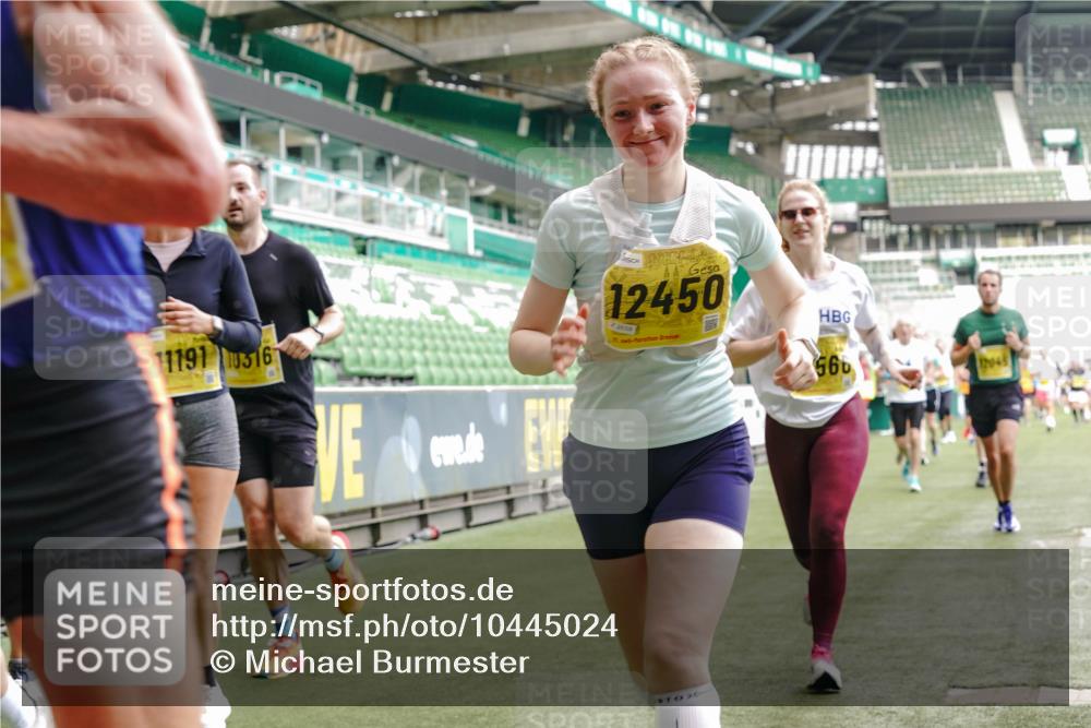 13.09.2026 - 21. swb-Marathon Bremen Michael Burmester http://msf.ph/oto/10445024 13.09.2026 10:29:05 Laufen im Stadion 10162, 10170, 10183, 10189, 10200, 10218, 10223, 10253, 10267, 10270, 10293, 10294, 10316, 10329, 10334, 10348, 10381, 10393, 10421, 10426, 10467, 10508, 10525, 10537, 10538, 10544, 10585, 10594, 10655, 10709, 10734, 10739, 10761, 10763, 10770, 10814, 10825, 10827, 10835, 10840, 10846, 10876, 10910, 10917, 10923, 10966, 10993, 11005, 11007, 11018, 11035, 11058, 11076, 11087, 11092, 11109, 11111, 11170 meine-sportfotos.de