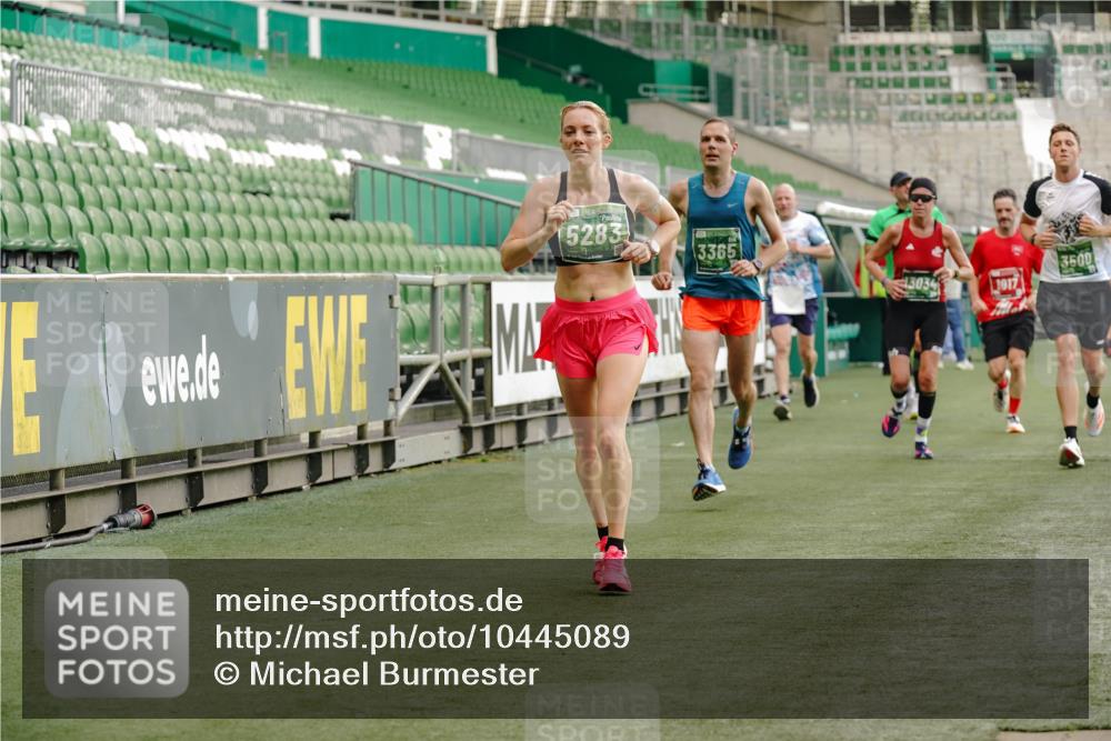 13.09.2026 - 21. swb-Marathon Bremen Michael Burmester http://msf.ph/oto/10445089 13.09.2026 12:45:43 Laufen im Stadion 195, 280, 339, 474, 493, 508, 567, 681, 697, 715, 788, 1017, 1034, 1181, 1241, 1264, 1277, 1301, 1335, 1696, 1863, 1937, 1975, 2020, 2084, 2087, 2297, 2889, 3092, 3271, 3609, 4110, 4118, 4157, 4328, 5024, 5092, 5238, 5283, 5674, 5719, 5996, 6918, 6973, 7206, 7265, 7336, 7478, 7715, 8028, 8054, 8096, 8319, 8325, 8331, 8670, 8701, 8756, 8936, 9070, 9129, 9273, 9306, 9495, 9583, 9642, 13063, 13168, 13237, 439, 1411, 1667, 1822, 1850 meine-sportfotos.de