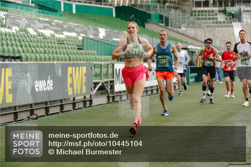 13.09.2026 - 21. swb-Marathon Bremen Michael Burmester http://msf.ph/oto/10445104 13.09.2026 12:45:43 Laufen im Stadion 195, 280, 339, 474, 493, 508, 567, 681, 697, 715, 788, 1017, 1034, 1181, 1241, 1264, 1277, 1301, 1335, 1696, 1863, 1937, 1975, 2020, 2084, 2087, 2297, 2889, 3092, 3271, 3609, 4110, 4118, 4157, 4328, 5024, 5092, 5238, 5283, 5674, 5719, 5996, 6918, 6973, 7206, 7265, 7336, 7478, 7715, 8028, 8054, 8096, 8319, 8325, 8331, 8670, 8701, 8756, 8936, 9070, 9129, 9273, 9306, 9495, 9583, 9642, 13063, 13168, 13237, 439, 1411, 1667, 1822, 1850 meine-sportfotos.de