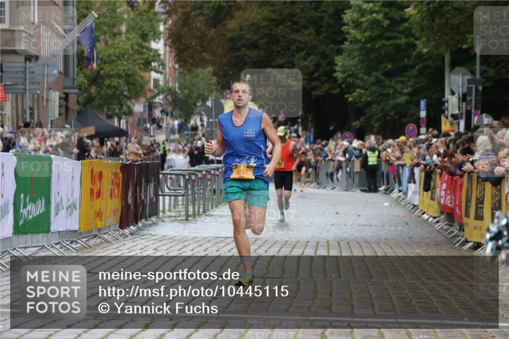 13.09.2026 - Kiel Lauf Yannick Fuchs http://msf.ph/oto/10445115 13.09.2026 12:14:33 Ziel 2565, 11085, 6182, 9253, 10208, 10912, 7208, 9316, 10208 meine-sportfotos.de