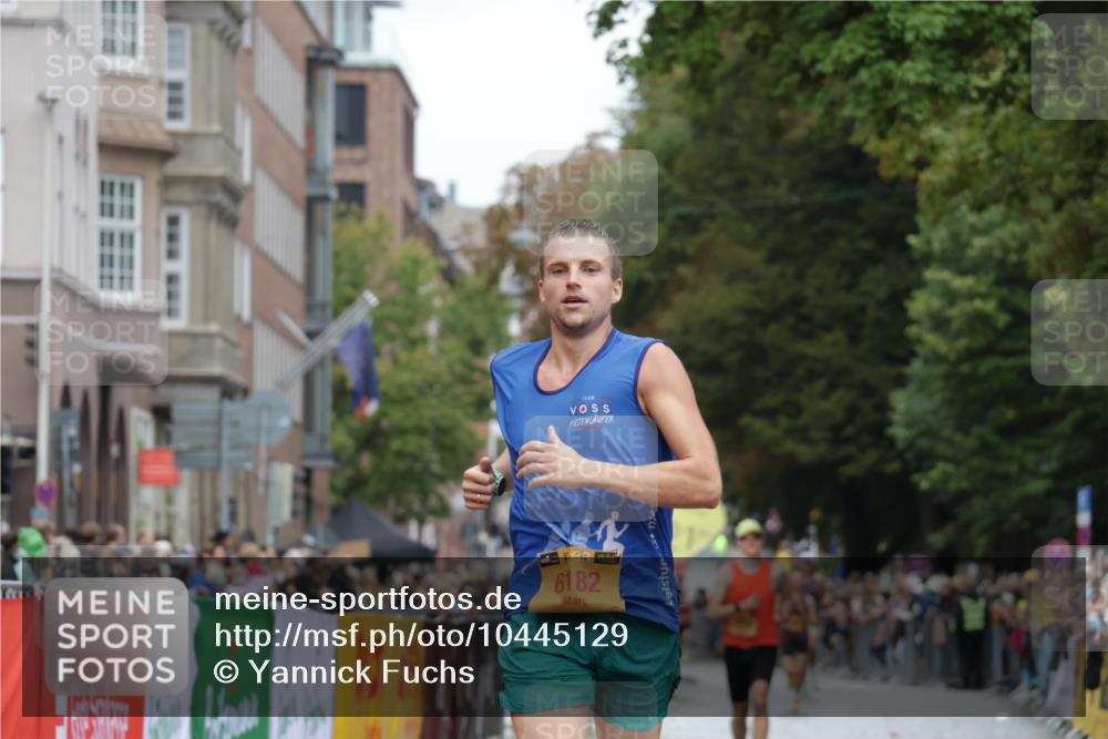 13.09.2026 - Kiel Lauf Yannick Fuchs http://msf.ph/oto/10445129 13.09.2026 12:14:35 Ziel 2565, 11085, 6182, 9253, 10208, 10912, 7208, 9316, 10208 meine-sportfotos.de