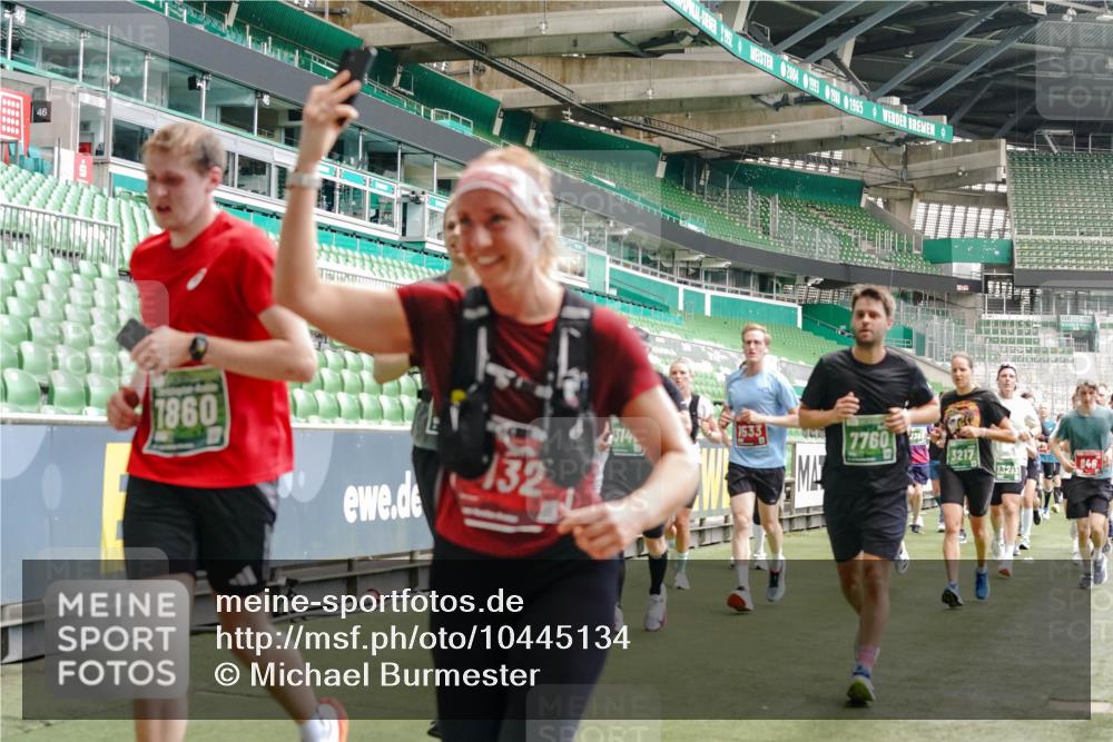 13.09.2026 - 21. swb-Marathon Bremen Michael Burmester http://msf.ph/oto/10445134 13.09.2026 13:07:54 Laufen im Stadion 132, 156, 310, 372, 489, 551, 607, 682, 716, 800, 808, 809, 831, 834, 846, 884, 911, 922, 1083, 1124, 1173, 1189, 1205, 1210, 1285, 1289, 1322, 1364, 1369, 1387, 1395, 1437, 1532, 1545, 1559, 1600, 1688, 1831, 1841, 1848, 1854, 1871, 1899, 1926, 1938, 2003, 2041, 2070, 2090, 2215, 2219, 2229, 2275, 2283, 2318, 2366, 2380, 2405, 2440, 2467, 2492, 2565, 2611, 2635, 2699, 2707, 2721, 2727, 2731, 2755, 2782, 2802, 2818, 2831, 2841, 2866, 2897, 2902, 2911, 2930, 2949, 2960 meine-sportfotos.de