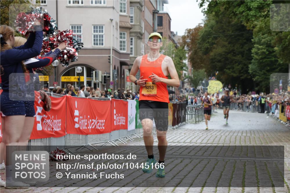13.09.2026 - Kiel Lauf Yannick Fuchs http://msf.ph/oto/10445166 13.09.2026 12:14:43 Ziel 7208, 9316, 2565, 6182, 9253, 10912, 11085, 2550 meine-sportfotos.de