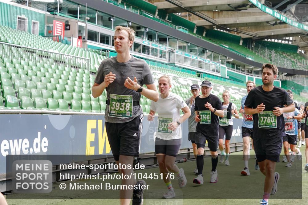 13.09.2026 - 21. swb-Marathon Bremen Michael Burmester http://msf.ph/oto/10445176 13.09.2026 13:07:55 Laufen im Stadion 132, 156, 310, 372, 489, 551, 607, 682, 716, 800, 808, 809, 831, 834, 846, 884, 911, 922, 1083, 1124, 1173, 1189, 1205, 1210, 1285, 1289, 1322, 1364, 1369, 1387, 1395, 1437, 1532, 1545, 1559, 1600, 1688, 1831, 1841, 1848, 1854, 1871, 1899, 1926, 1938, 2003, 2041, 2070, 2090, 2215, 2219, 2229, 2283, 2318, 2366, 2380, 2405, 2440, 2467, 2492, 2565, 2611, 2635, 2699, 2707, 2721, 2727, 2731, 2755, 2782, 2802, 2818, 2831, 2841, 2866, 2897, 2902, 2911, 2930, 2949, 2960 meine-sportfotos.de