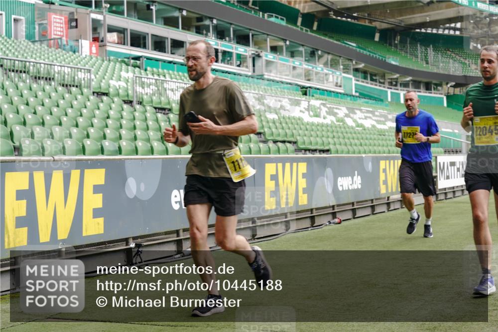 13.09.2026 - 21. swb-Marathon Bremen Michael Burmester http://msf.ph/oto/10445188 13.09.2026 10:29:07 Laufen im Stadion 10162, 10170, 10183, 10189, 10200, 10218, 10223, 10253, 10267, 10270, 10293, 10294, 10316, 10329, 10334, 10348, 10381, 10393, 10421, 10426, 10467, 10508, 10525, 10537, 10538, 10544, 10585, 10594, 10655, 10709, 10734, 10739, 10761, 10763, 10764, 10770, 10814, 10825, 10827, 10835, 10840, 10846, 10876, 10910, 10917, 10923, 10966, 10993, 11005, 11007, 11018, 11035, 11058, 11076, 11087, 11092, 11109, 11170 meine-sportfotos.de