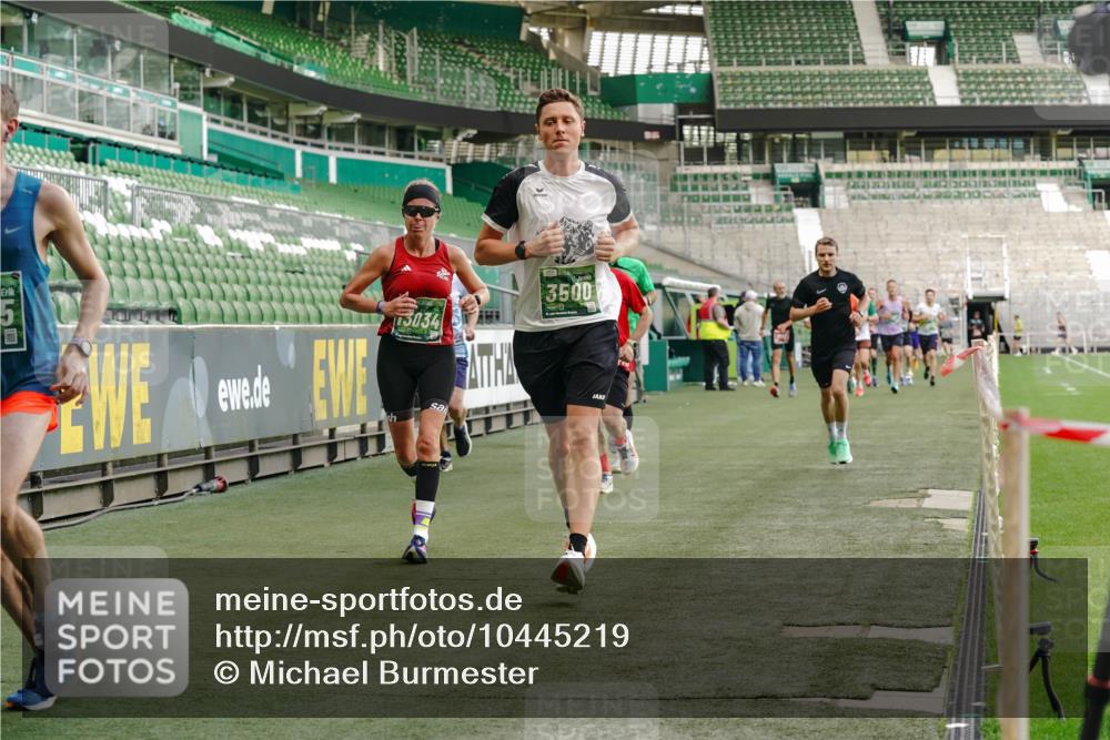 13.09.2026 - 21. swb-Marathon Bremen Michael Burmester http://msf.ph/oto/10445219 13.09.2026 12:45:47 Laufen im Stadion 195, 280, 339, 474, 493, 508, 538, 567, 681, 697, 715, 788, 1017, 1034, 1181, 1241, 1264, 1277, 1301, 1335, 1696, 1863, 1937, 1975, 2020, 2084, 2087, 2297, 2809, 2889, 3092, 3271, 3609, 4110, 4118, 4157, 4328, 5024, 5092, 5238, 5283, 5674, 5719, 5996, 6918, 6973, 7206, 7265, 7336, 7478, 7715, 8054, 8096, 8319, 8325, 8331, 8670, 8701, 8756, 8936, 9070, 9129, 9273, 9306, 9495, 9583, 9642, 13034, 13168, 439, 1411, 1667, 1822, 1850 meine-sportfotos.de