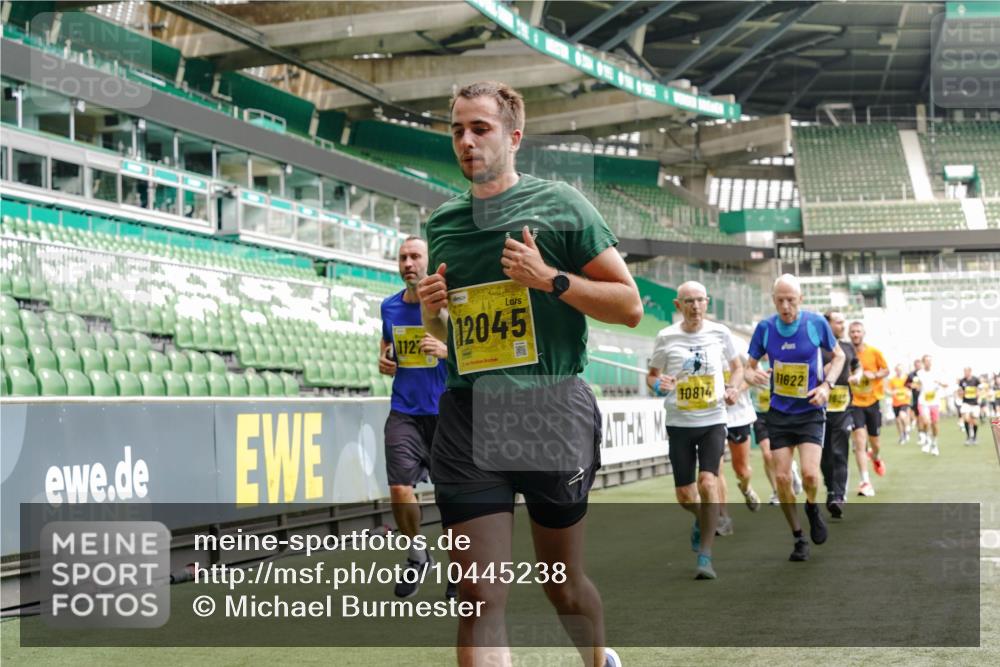 13.09.2026 - 21. swb-Marathon Bremen Michael Burmester http://msf.ph/oto/10445238 13.09.2026 10:29:08 Laufen im Stadion 10162, 10170, 10183, 10189, 10200, 10218, 10223, 10253, 10267, 10270, 10293, 10294, 10316, 10329, 10334, 10348, 10381, 10393, 10421, 10426, 10467, 10508, 10525, 10537, 10538, 10544, 10585, 10594, 10655, 10709, 10734, 10739, 10761, 10763, 10764, 10770, 10814, 10825, 10827, 10835, 10840, 10846, 10876, 10910, 10917, 10923, 10966, 10993, 11005, 11007, 11018, 11035, 11058, 11076, 11087, 11092, 11109, 11170 meine-sportfotos.de