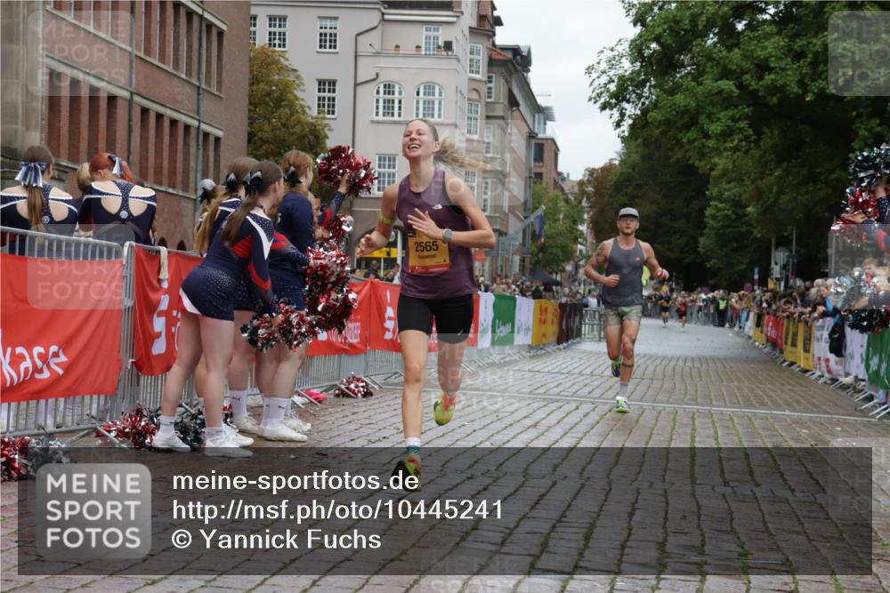 13.09.2026 - Kiel Lauf Yannick Fuchs http://msf.ph/oto/10445241 13.09.2026 12:14:52 Ziel 2550, 7208, 9316, 2565, 9253, 10912, 11085, 8093, 9855, 6182, 9253, 10912 meine-sportfotos.de