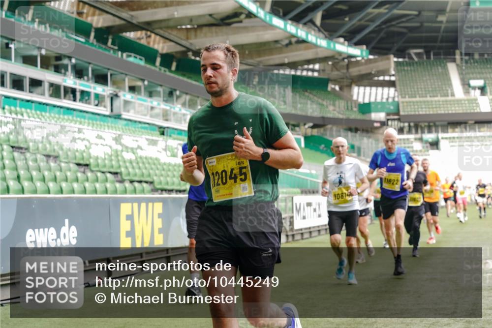 13.09.2026 - 21. swb-Marathon Bremen Michael Burmester http://msf.ph/oto/10445249 13.09.2026 10:29:08 Laufen im Stadion 10162, 10170, 10183, 10189, 10200, 10218, 10223, 10253, 10267, 10270, 10293, 10294, 10316, 10329, 10334, 10348, 10381, 10393, 10421, 10426, 10467, 10508, 10525, 10537, 10538, 10544, 10585, 10594, 10655, 10709, 10734, 10739, 10761, 10763, 10764, 10770, 10814, 10825, 10827, 10835, 10840, 10846, 10876, 10910, 10917, 10923, 10966, 10993, 11005, 11007, 11018, 11035, 11058, 11076, 11087, 11092, 11109, 11170 meine-sportfotos.de
