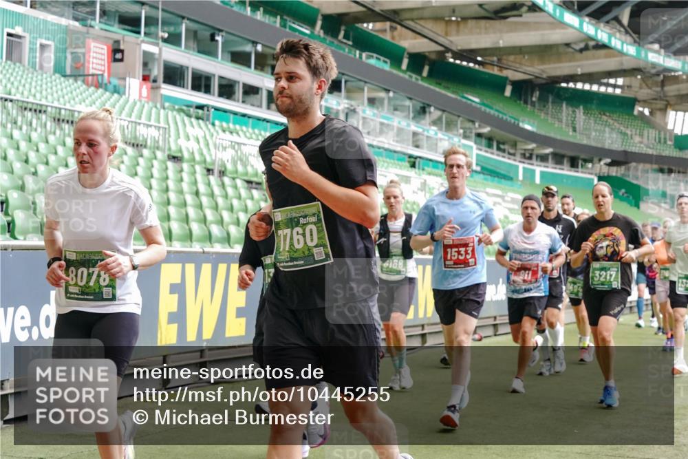 13.09.2026 - 21. swb-Marathon Bremen Michael Burmester http://msf.ph/oto/10445255 13.09.2026 13:07:56 Laufen im Stadion 132, 156, 310, 372, 489, 551, 607, 682, 716, 800, 808, 809, 831, 834, 846, 884, 911, 922, 1083, 1124, 1173, 1189, 1205, 1210, 1285, 1289, 1322, 1364, 1369, 1387, 1395, 1437, 1532, 1545, 1559, 1600, 1688, 1831, 1841, 1848, 1854, 1871, 1899, 1926, 1938, 2003, 2041, 2070, 2090, 2215, 2219, 2229, 2283, 2318, 2366, 2380, 2405, 2440, 2467, 2492, 2565, 2611, 2635, 2699, 2707, 2721, 2727, 2731, 2755, 2782, 2802, 2818, 2831, 2841, 2866, 2897, 2911, 2930, 2949, 2960 meine-sportfotos.de