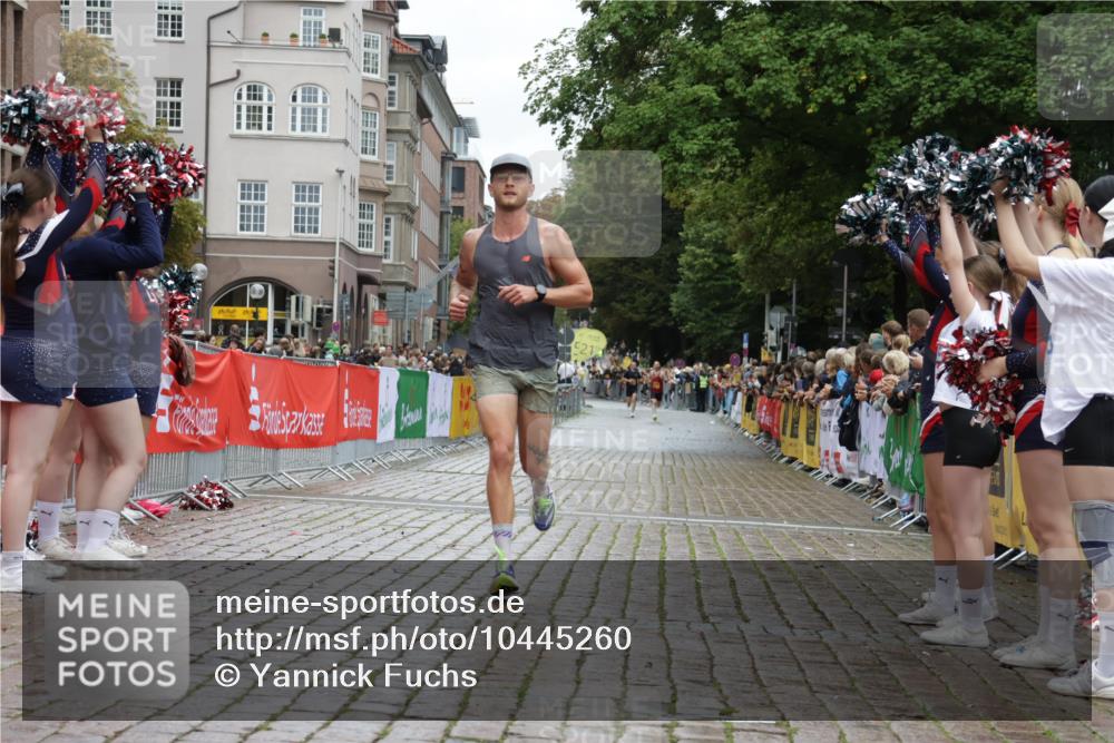13.09.2026 - Kiel Lauf Yannick Fuchs http://msf.ph/oto/10445260 13.09.2026 12:14:53 Ziel 2550, 7208, 9316, 2565, 9253, 11085, 8093, 9855, 6182, 9253, 10912 meine-sportfotos.de