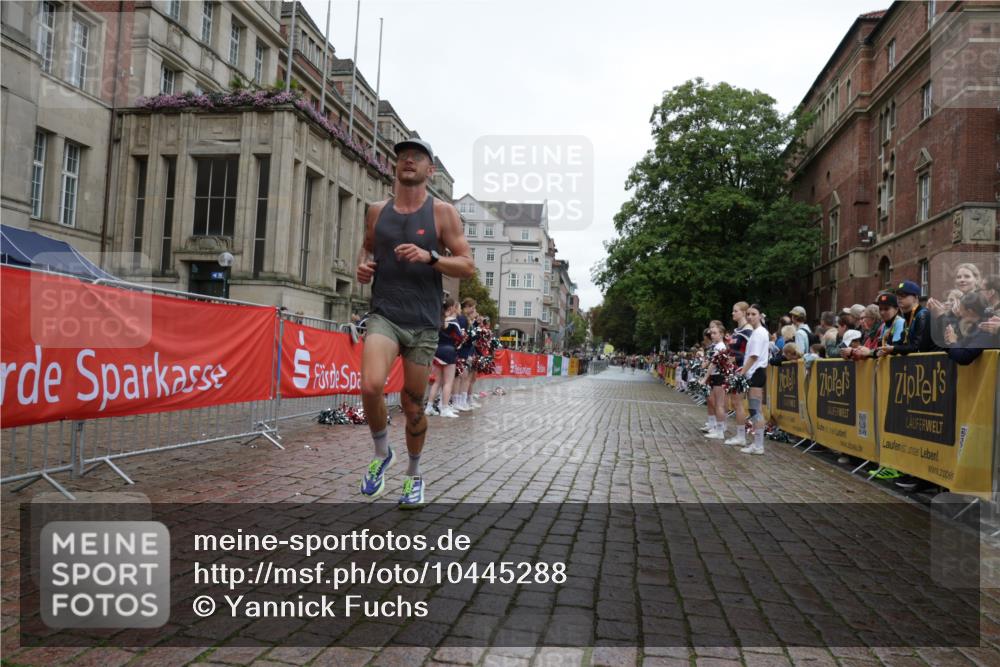 13.09.2026 - Kiel Lauf Yannick Fuchs http://msf.ph/oto/10445288 13.09.2026 12:14:55 Ziel 2550, 7208, 2565, 9316, 11085, 6871, 8093, 9855, 9253, 10912 meine-sportfotos.de