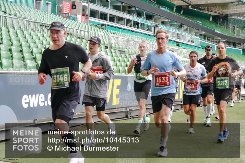 13.09.2026 - 21. swb-Marathon Bremen Michael Burmester http://msf.ph/oto/10445313 13.09.2026 13:07:57 Laufen im Stadion 132, 156, 310, 372, 489, 551, 607, 682, 716, 800, 808, 809, 831, 834, 846, 884, 911, 922, 1083, 1124, 1173, 1189, 1205, 1210, 1285, 1289, 1322, 1364, 1369, 1387, 1395, 1437, 1532, 1545, 1559, 1600, 1688, 1831, 1841, 1848, 1854, 1871, 1899, 1926, 1938, 2003, 2041, 2070, 2090, 2215, 2219, 2229, 2283, 2318, 2366, 2380, 2405, 2440, 2467, 2492, 2565, 2611, 2635, 2699, 2707, 2721, 2727, 2731, 2755, 2782, 2802, 2818, 2831, 2841, 2866, 2897, 2911, 2930, 2949, 2960 meine-sportfotos.de