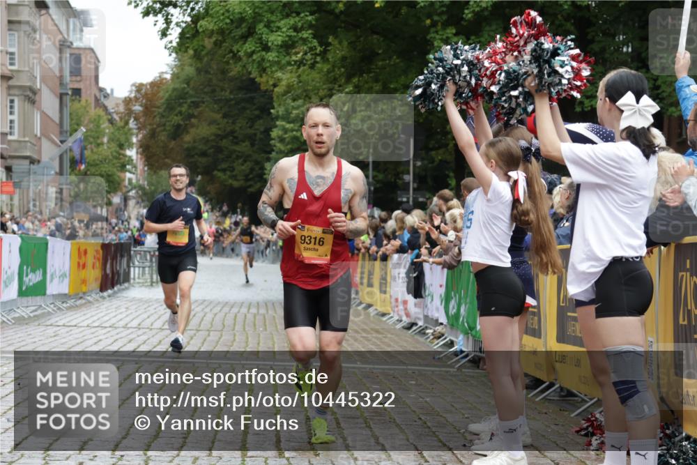 13.09.2026 - Kiel Lauf Yannick Fuchs http://msf.ph/oto/10445322 13.09.2026 12:15:08 Ziel 8093, 9855, 2550, 7208, 9316, 3398, 6871, 9575, 12196, 2565, 11085 meine-sportfotos.de
