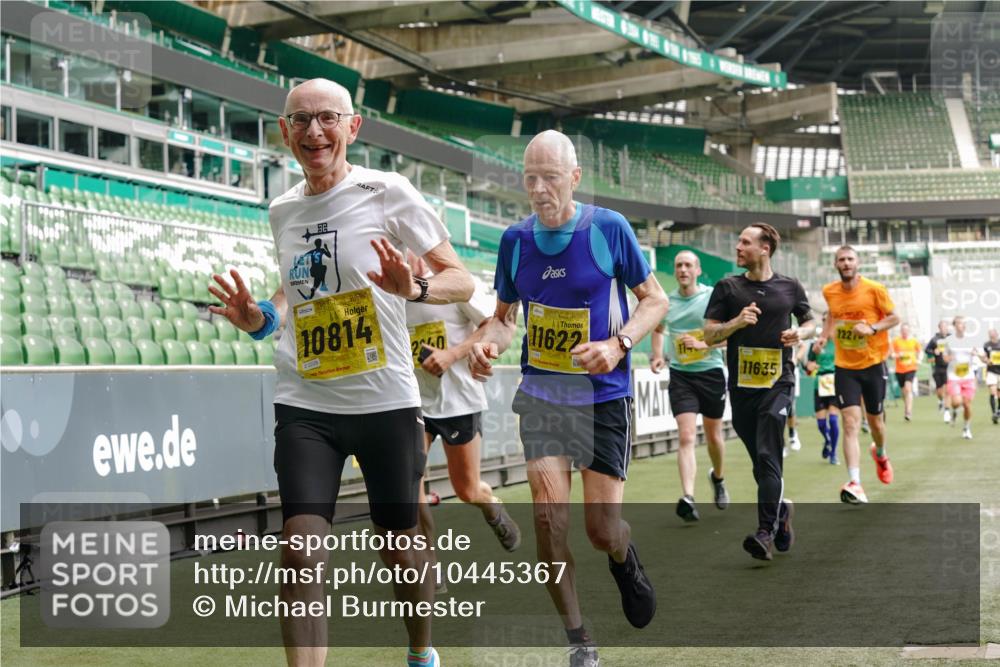 13.09.2026 - 21. swb-Marathon Bremen Michael Burmester http://msf.ph/oto/10445367 13.09.2026 10:29:10 Laufen im Stadion 10162, 10170, 10183, 10189, 10200, 10218, 10223, 10253, 10267, 10270, 10293, 10294, 10316, 10329, 10334, 10348, 10381, 10393, 10421, 10426, 10467, 10508, 10525, 10537, 10538, 10544, 10585, 10594, 10655, 10709, 10734, 10739, 10761, 10763, 10764, 10770, 10814, 10825, 10827, 10835, 10840, 10846, 10876, 10910, 10917, 10923, 10966, 10993, 11005, 11007, 11018, 11035, 11058, 11076, 11087, 11092, 11109, 11170 meine-sportfotos.de