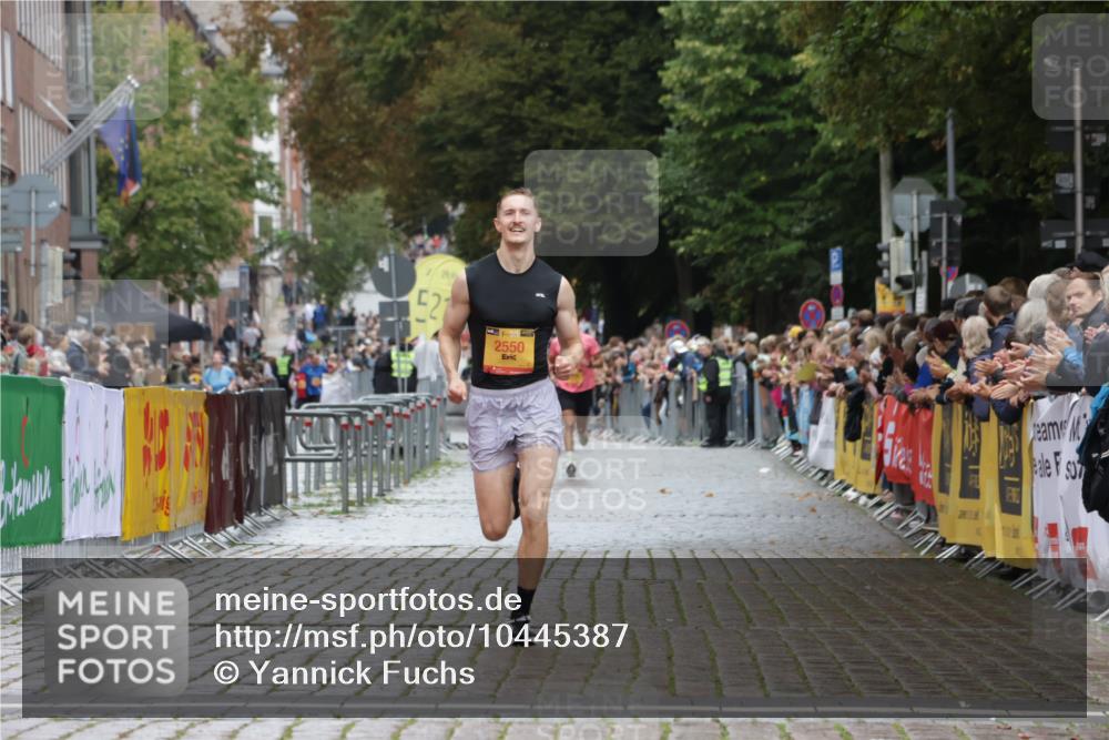 13.09.2026 - Kiel Lauf Yannick Fuchs http://msf.ph/oto/10445387 13.09.2026 12:15:16 Ziel 6871, 8093, 9575, 9855, 12196, 2550, 7208, 9316, 9855, 3194, 3398, 3970, 9316 meine-sportfotos.de